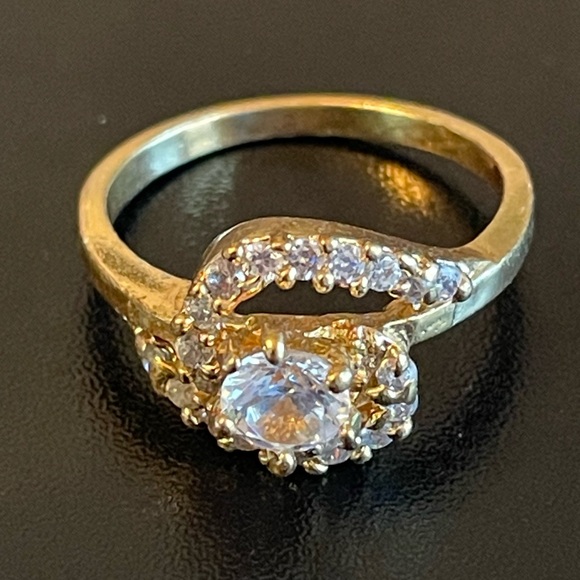 Jewelry - 18k gold plated Austrian crystal ring